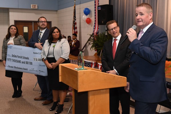 DeSoto Parish Superintendent Clay Corley Accepts NIET Educator Effectiveness Award