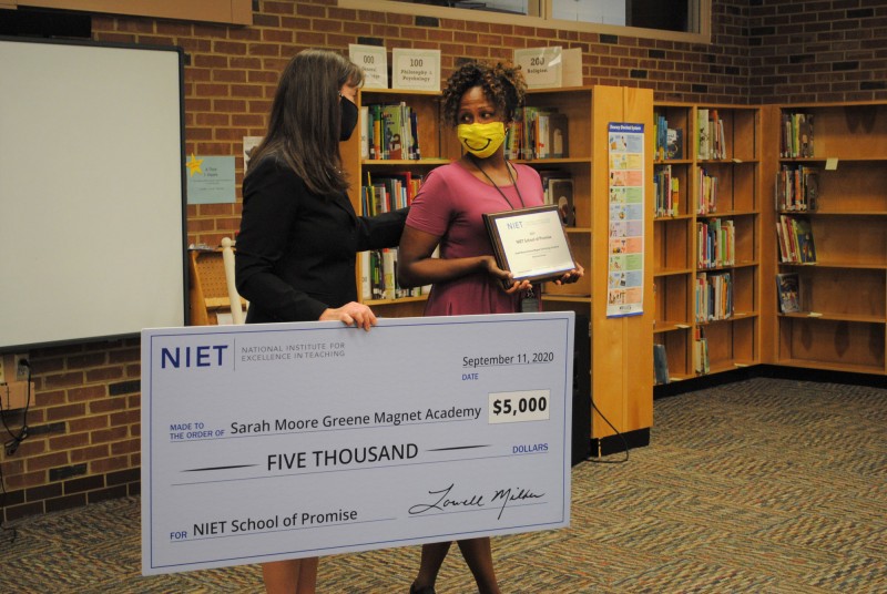 Sarah Moore Greene Magnet Academy Principal Robin Curry Accepts 2020 NIET School of Promise Award