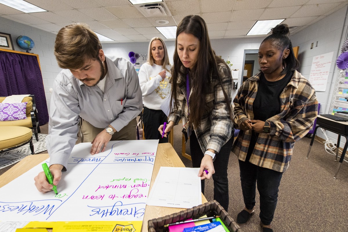 Logansport High School Receives $10,000 as NIET Founder’s Award Finalist