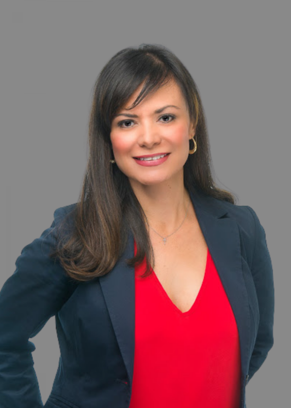 Dr. Nicole  Teyechea 